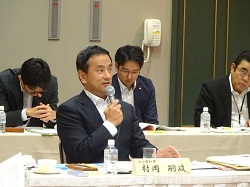 意見を述べる村岡知事の写真