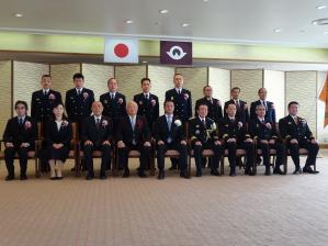 山口県消防表彰式で記念撮影を行う柳居議長