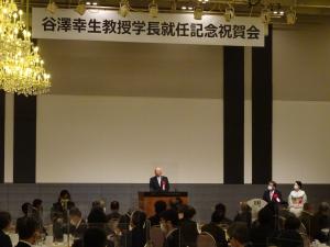 山口大学谷澤幸生教授学長就任記念祝賀会にて挨拶する柳居議長