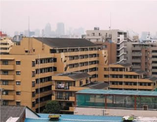 平成22年6月、東京都江東区内で摘発された革マル派の「北砂アジト」があったマンションの画像