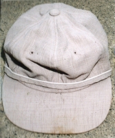 灰色帽子の画像