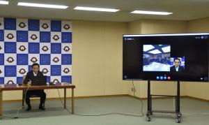 web会議で要請する村岡知事の写真