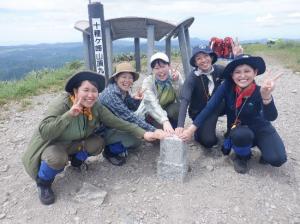 山口県野外教育活動指導者研修会での十種ヶ峰登頂の様子