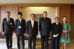 在大阪フィリピン共和国総領事館側と山口県側の集合写真