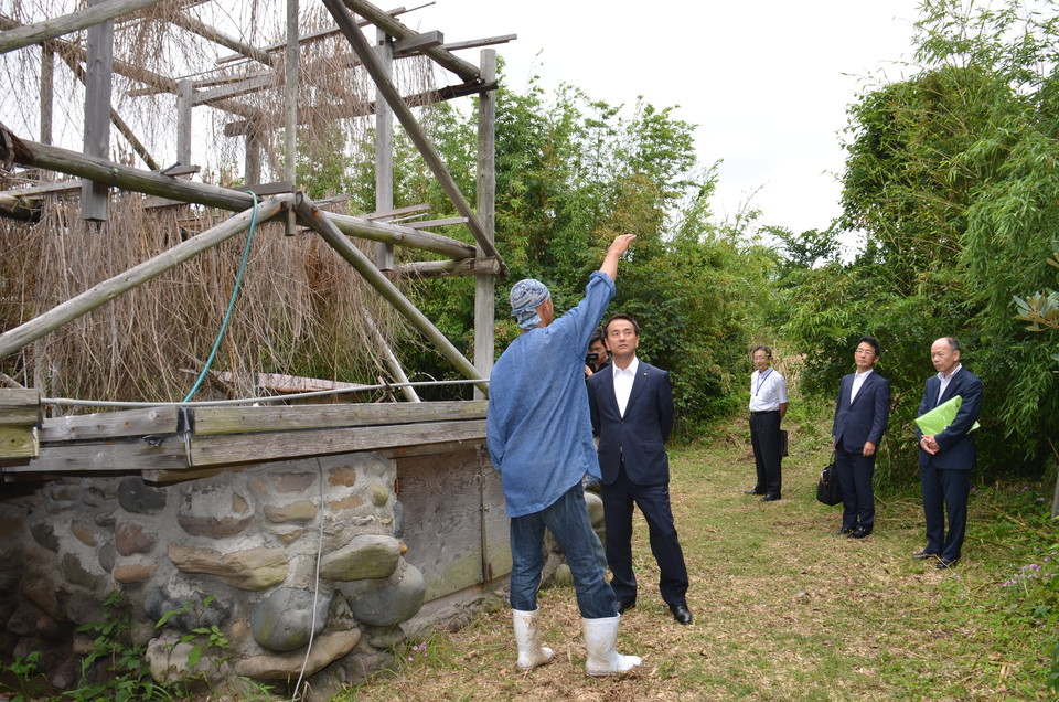 百姓の塩の視察