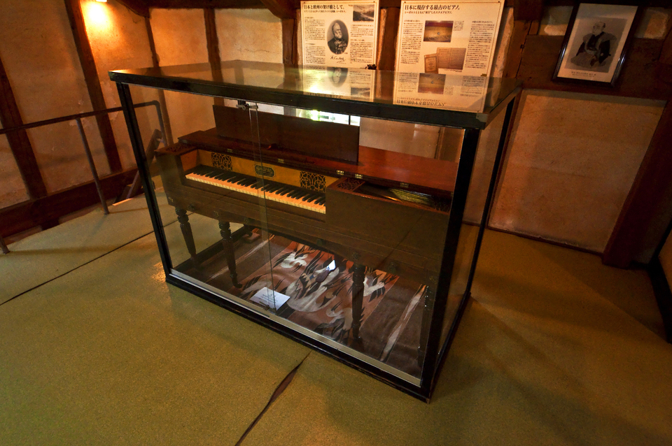 シーボルトから贈られた日本最古のピアノ