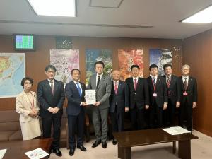 国道9号（木戸山峠）の新規事業化に向け要望活動を行う柳居議長