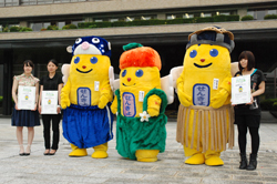 左から、「ふぐめいすいくん」「夏みかんめいすいくん」「錦帯橋めいすいくん」