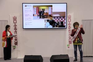 ステージイベントに出演するきただにひろしさん