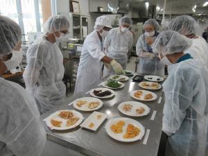 見学の様子2
