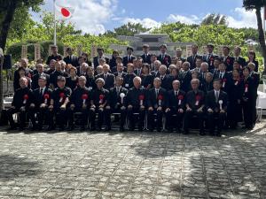 「防長英霊の塔慰霊祭」に出席する柳居議長