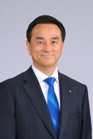 右向きアップ笑顔