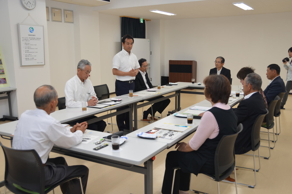 ご意見をお聴きする村岡知事