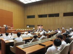 議場の様子1