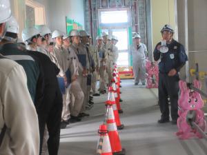小野田地区保育所整備事業（建築・機械設備工事）を見学する下関工科高等学校の生徒