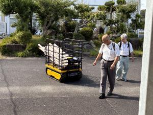 竹材運搬車のデモンストレーション3