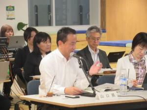 発言する村岡知事