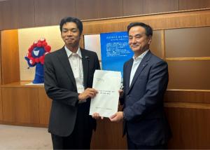 経済産業省に要望する村岡知事の写真