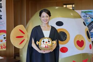 連続テレビ小説「ブラッサム」に出演する俳優の国仲涼子さんの写真