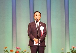 あいさつをする村岡知事の写真2