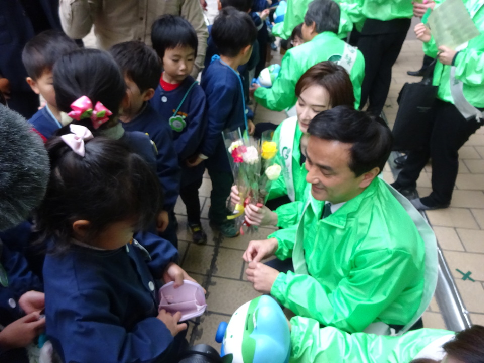 協力を呼び掛ける村岡知事の写真