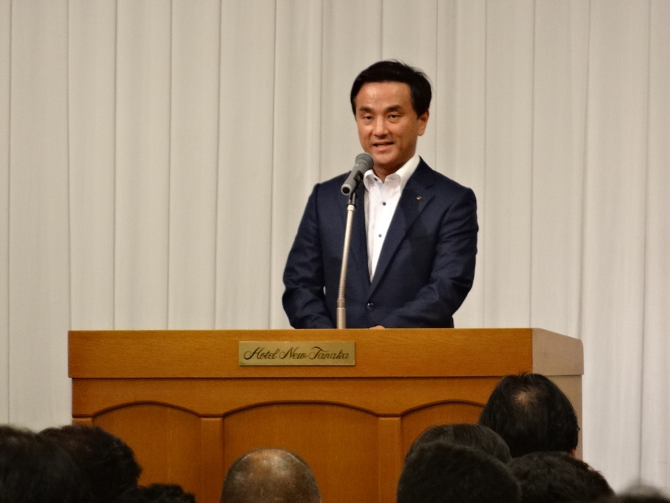 あいさつする村岡知事の写真1