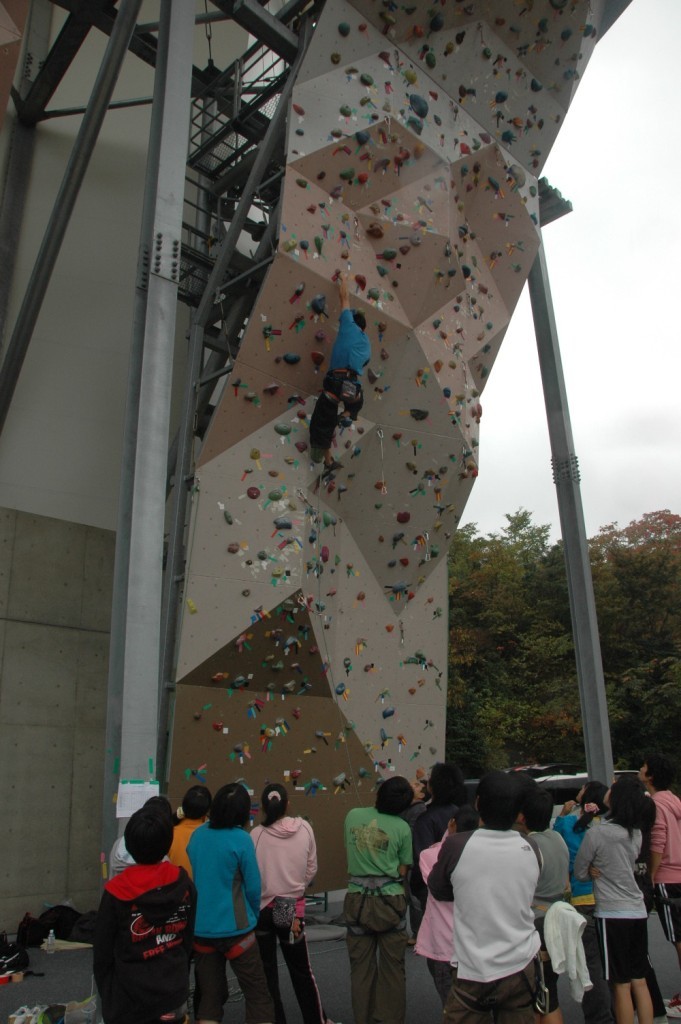 平山さんによる模範演技の画像