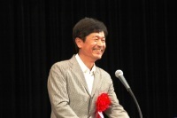 講演する福田さん