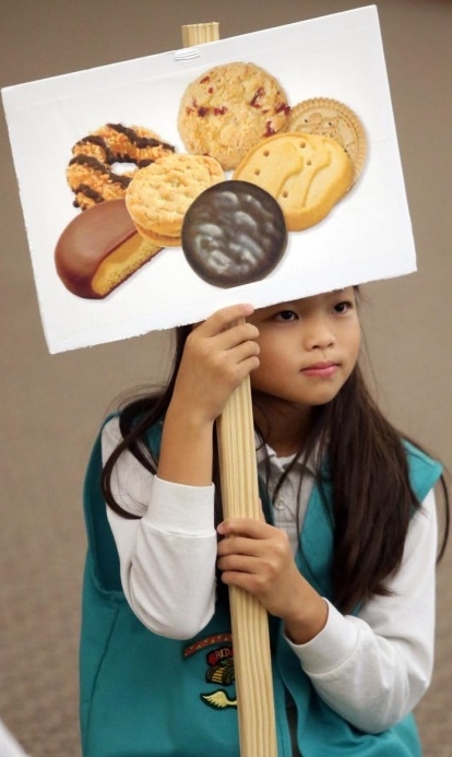 クッキーを売る女の子
