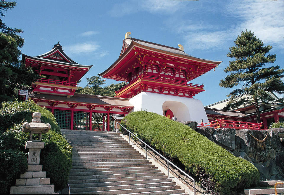 Akama shrine