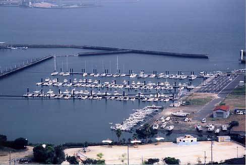 徳山漁港プレジャーボート用浮桟橋の写真