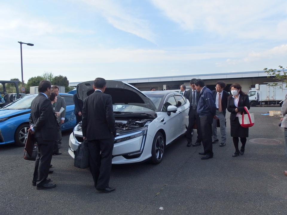 燃料電池自動車