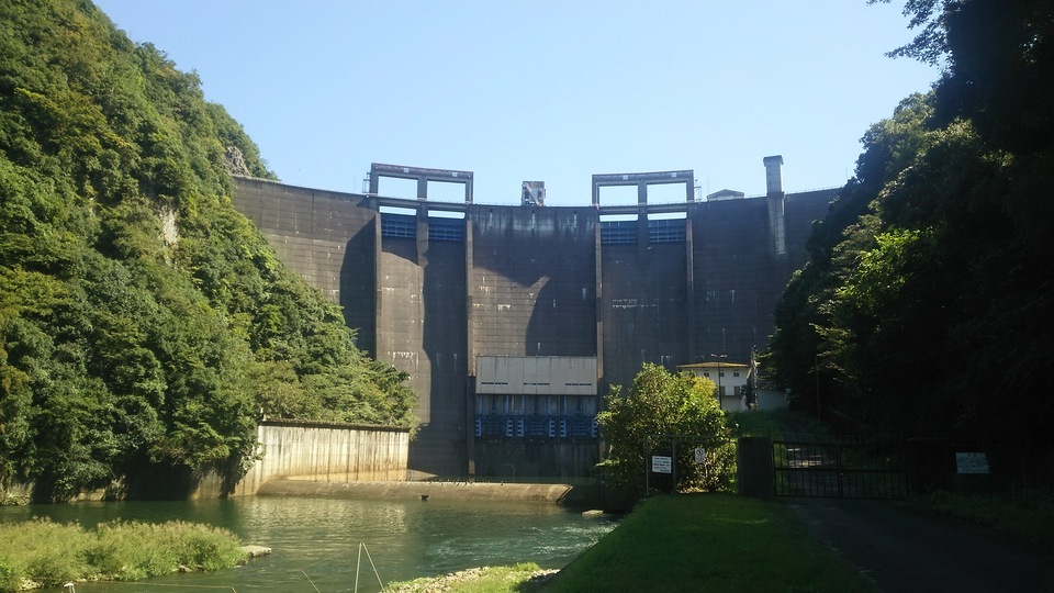 「阿武川ダム」　中村綾花（山口大学教育学部附属山口中学校2年）　