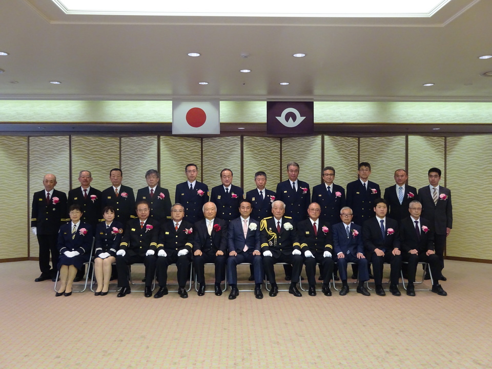 山口県消防表彰式で祝辞を述べる柳居議長