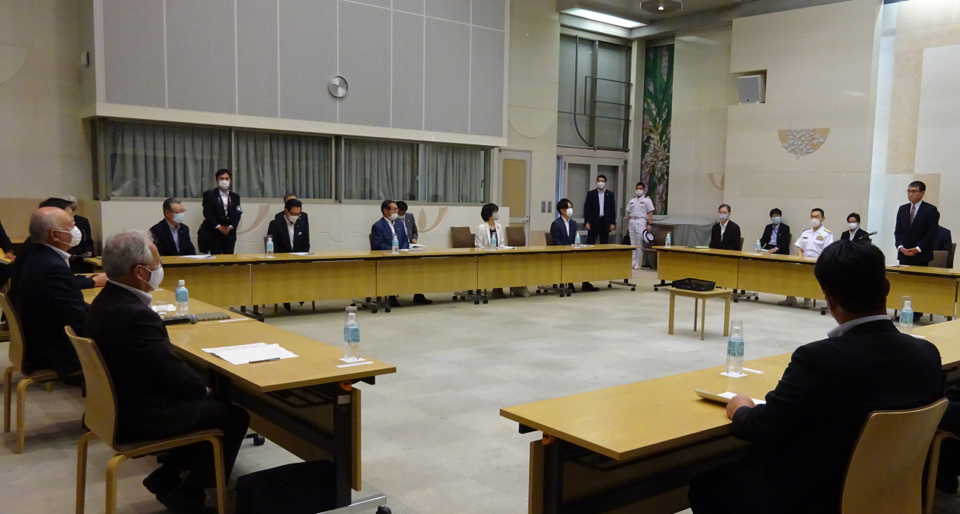 河野防衛大臣と面会する柳居議長の画像2