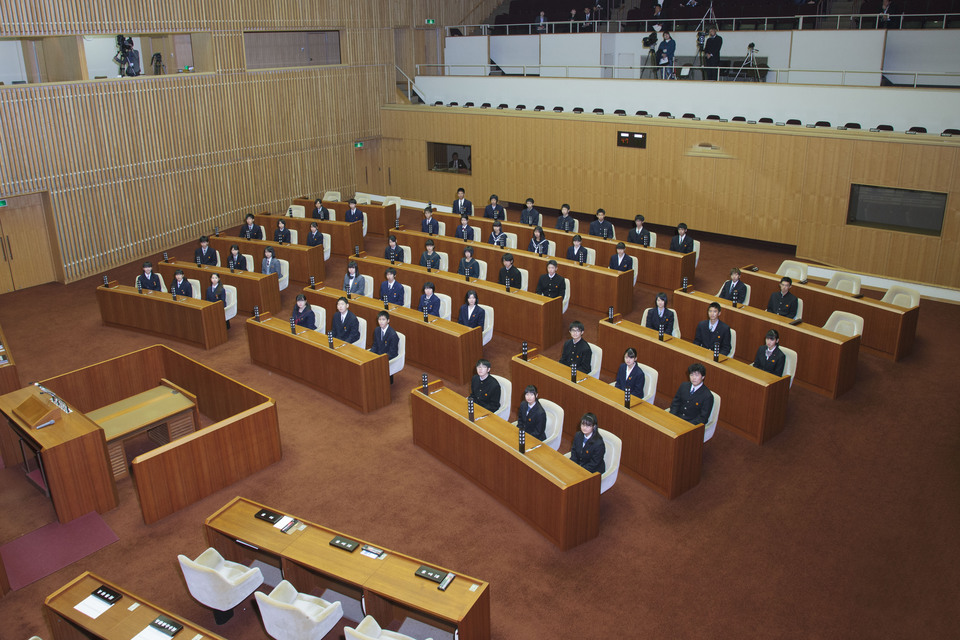 第3回やまぐち高校生県議会(議場着席) 第3回やまぐち高校生県議会(議場着席)