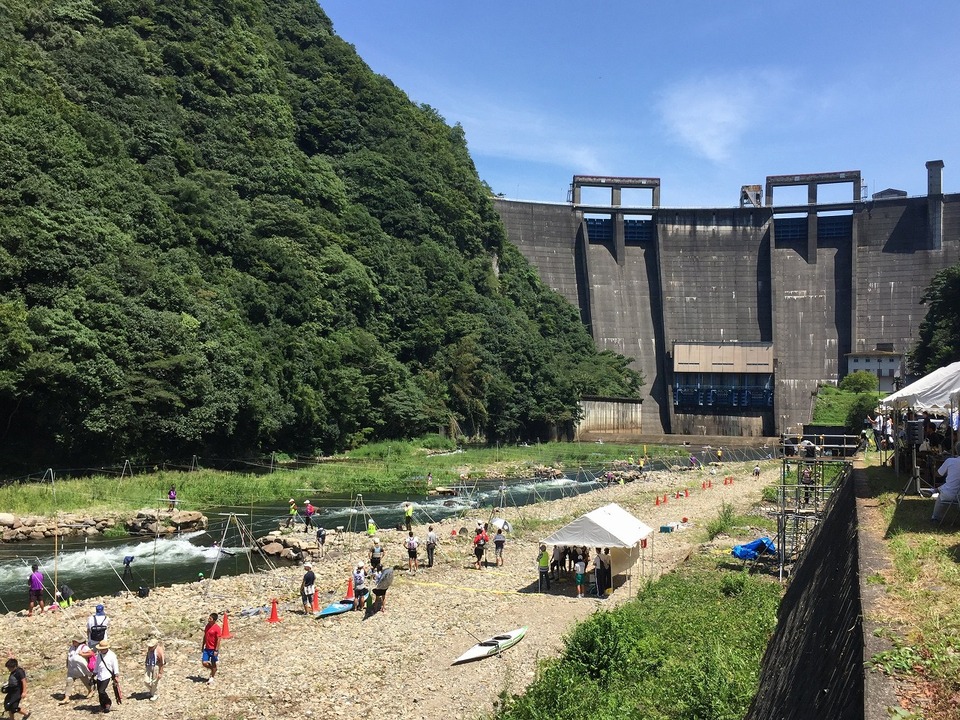 阿武川ダム直下カヌー特設コースにて