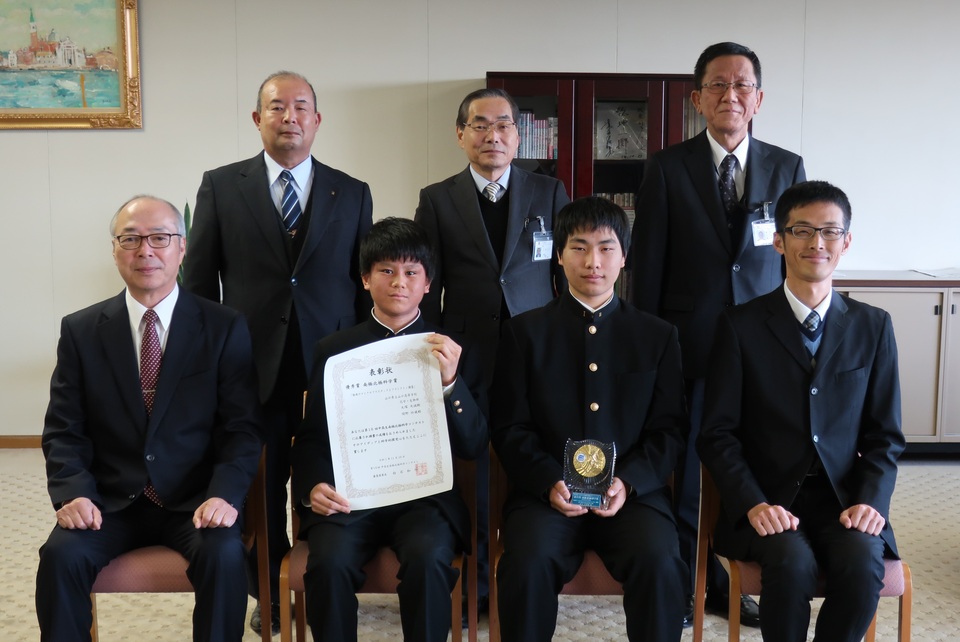 11月20日（水曜日）県立山口高等学校化学・生物部が、教育長に「優秀賞・南極北極科学賞」の受賞報告をしましたの画像