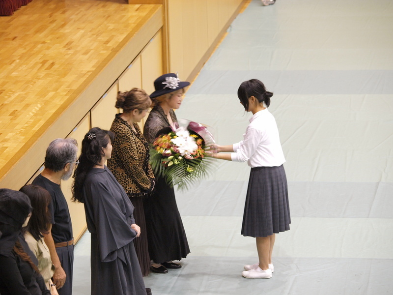 お礼の花束贈呈