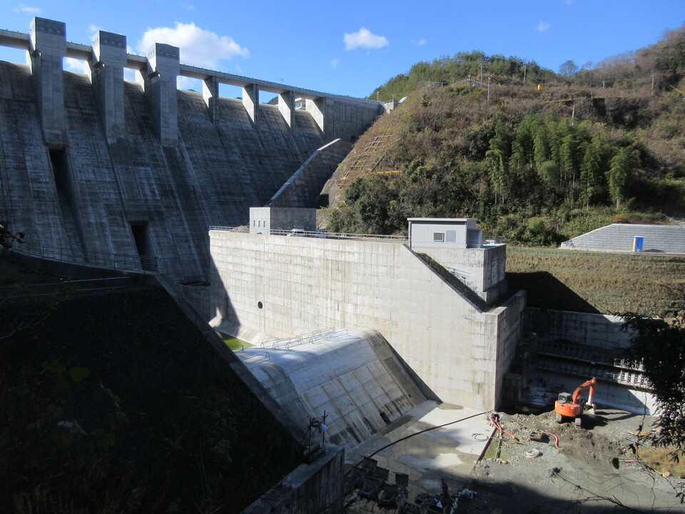 発電所建屋完成の画像1